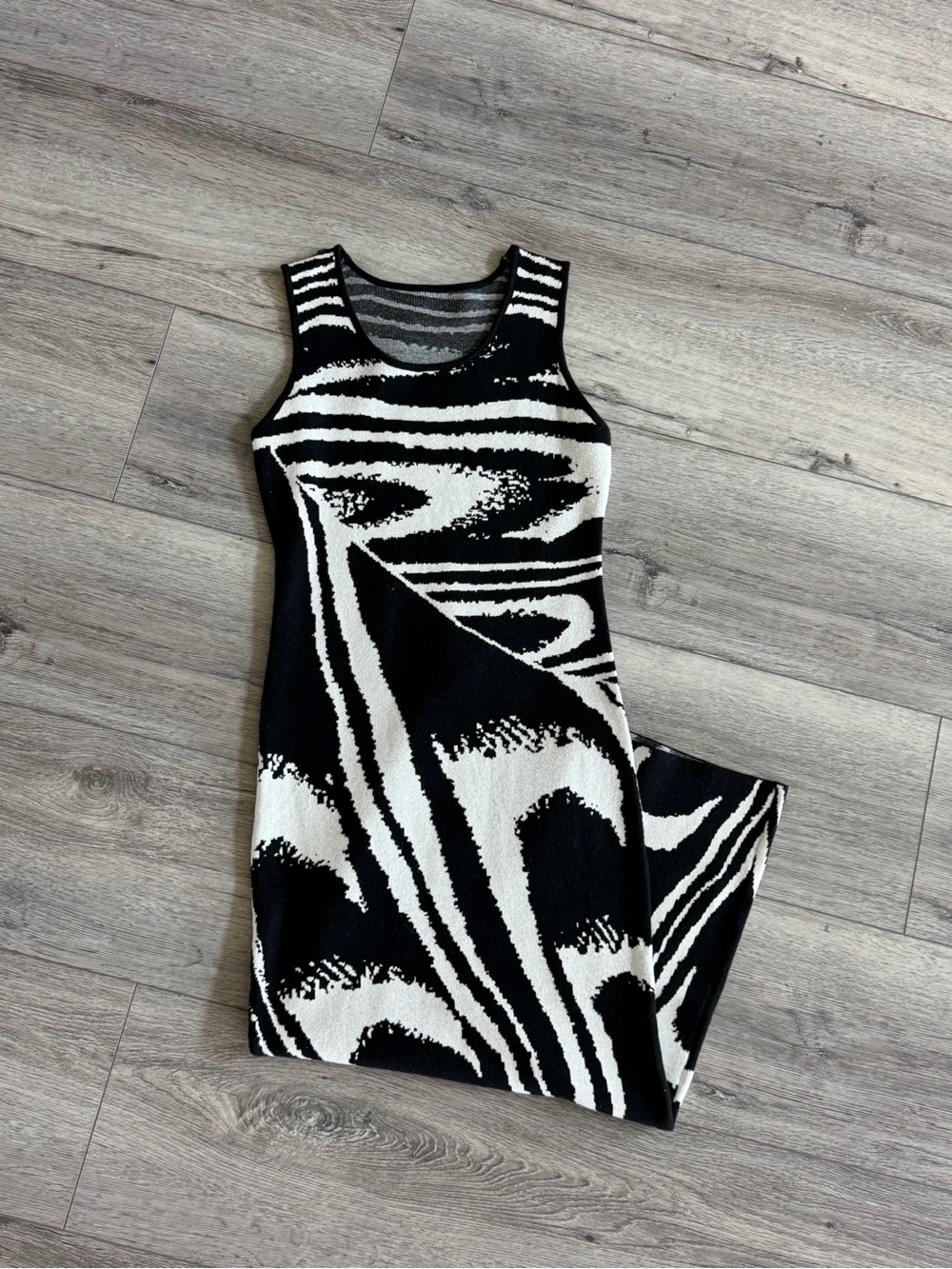 Sleeveless Zebra Print Knit Midi Dress